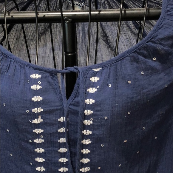 Old Navy Top -Medium - Picture 2 of 7